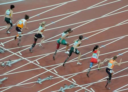 Cтометровый забег спортсменок на Паралимпиаде в 2008
